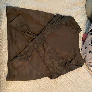 Lululemon long sleeve shirt
